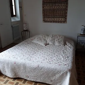 Belle Dans Maison Atypique Couette-café